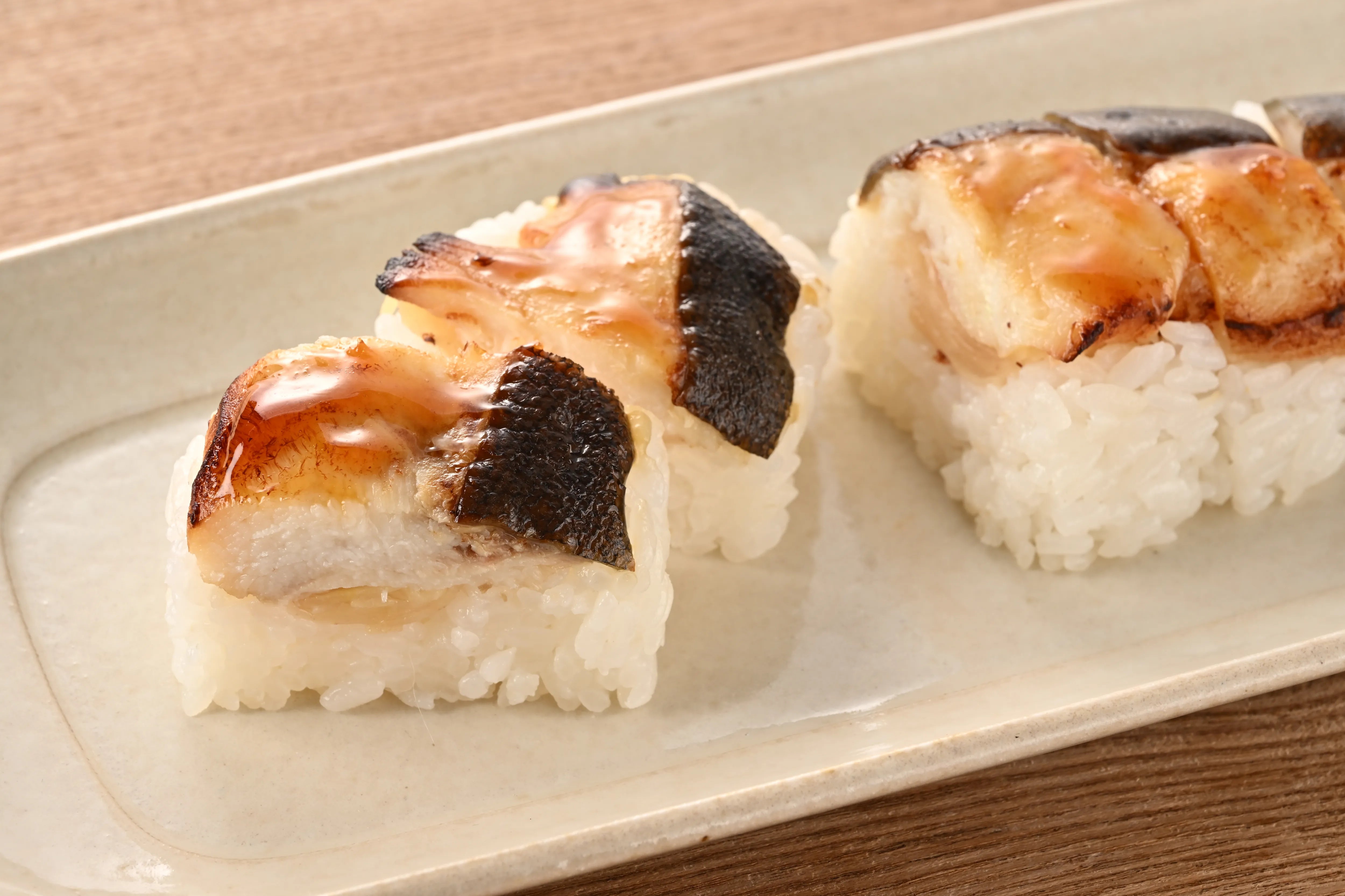 銀だら寿司 (5切）